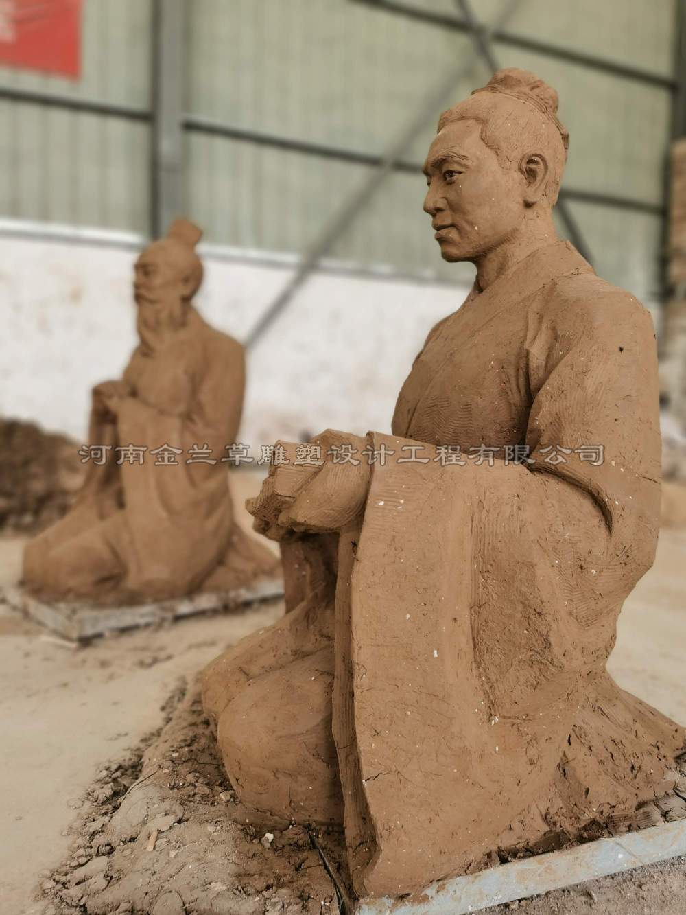 郑州雕塑厂家：玻璃钢雕塑和铸铜雕塑的区别有哪些？